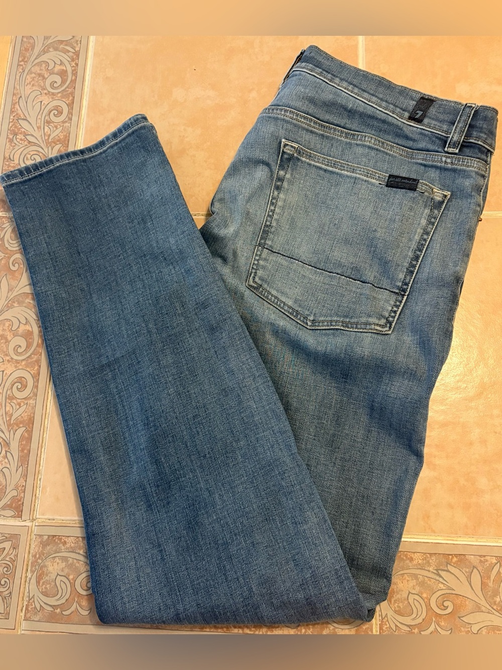 7 For All Mankind Men's Light-Mid Blue Straight Jeans in Great Condition!!!!